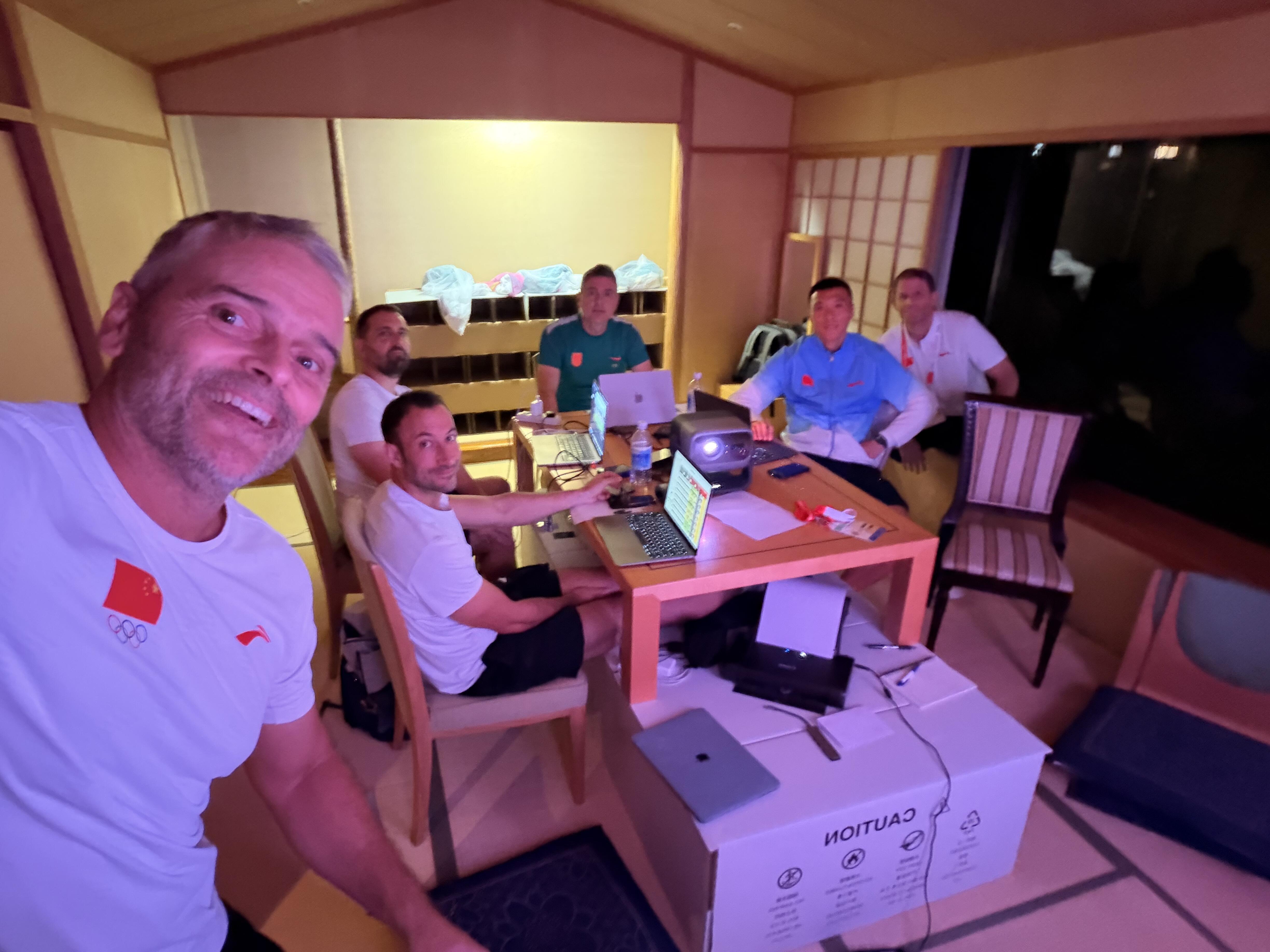 爱游戏ayx登录入口于大宝：安东尼奥是工作狂；他给中国足球带来独特体系